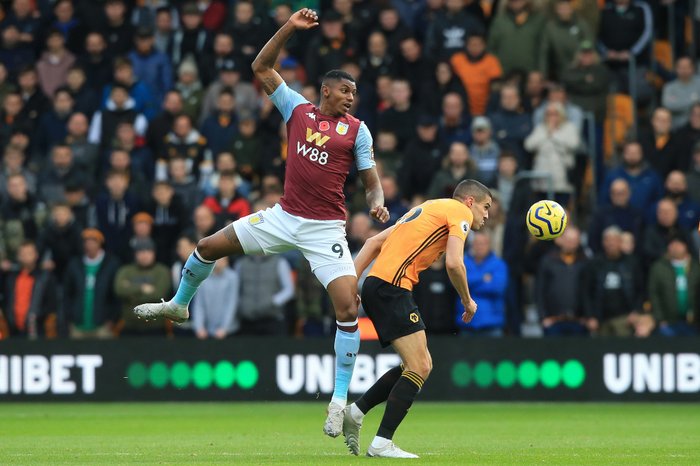 Inter se aproxima do atacante Wesley Moraes, do Aston Villa