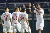 BRAGANÇA PAULISTA, SP, BRASIL, 09-08-2025: BRASILEIRÃO/RED BULL BRAGANTINO X INTERNACIONAL - ESPORTES - Red Bull  Bragantino e Internacional se enfrentam em partida válida pela 19ª rodada do Campeonato Brasileiro 2025, no estádio Cicero de Souza Marques, em Bragança Paulista, neste sábado. Foto: Ricardo Duarte/SCInternacionalIndexador: ricardo duarte<!-- NICAID(16098245) -->