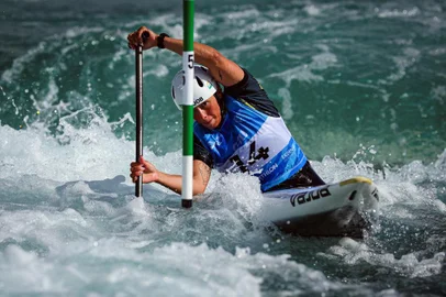Brazil's Ana Satila competes during the Women's Canoe final at the ICF Canoe Slalom World Championships at Lee Valley White Water Centre, north of London on September 22, 2023. (Photo by Adrian DENNIS / AFP)Editoria: SPOLocal: Waltham CrossIndexador: ADRIAN DENNISSecao: canoeing and kayakingFonte: AFPFotógrafo: STF<!-- NICAID(15548739) -->