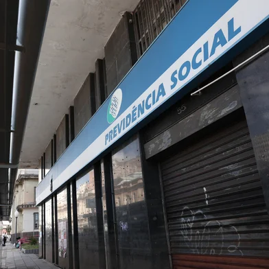 Porto Alegre, RS< BrasilINSS tem 19 imóveis de sua propriedade que estão em desuso em Porto Alegre. Dentre eles, há desde prédios até apartamentos e lotes.<!-- NICAID(16017546) -->