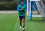 Reinaldo volta a correr e avança em recuperação no Grêmio; confira a projeção de retorno