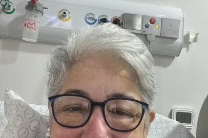 Regina Célia Fanti Garcia Próspero morreu no dia 8 de fevereiro de 2026, aos 59 anos, após uma longa luta contra o câncer. Fundadora do Instituto Vidas Raras e uma das principais referências nacionais na defesa dos direitos das pessoas com doenças raras, ela transformou a experiência pessoal como mãe de dois filhos com mucopolissacaridose tipo 6 (MPS VI) em articulação política, mobilização institucional e apoio a milhares de famílias em todo o Brasil.<!-- NICAID(16224043) -->