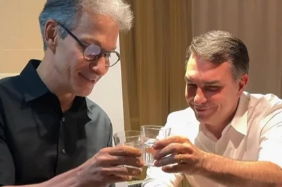 Porto Alegre, 11/04/2026. Flávio Bolsonaro e Romeu Zema encontraram-se nesta sexta-feira (10) no Hotel <!-- NICAID(16264060) -->