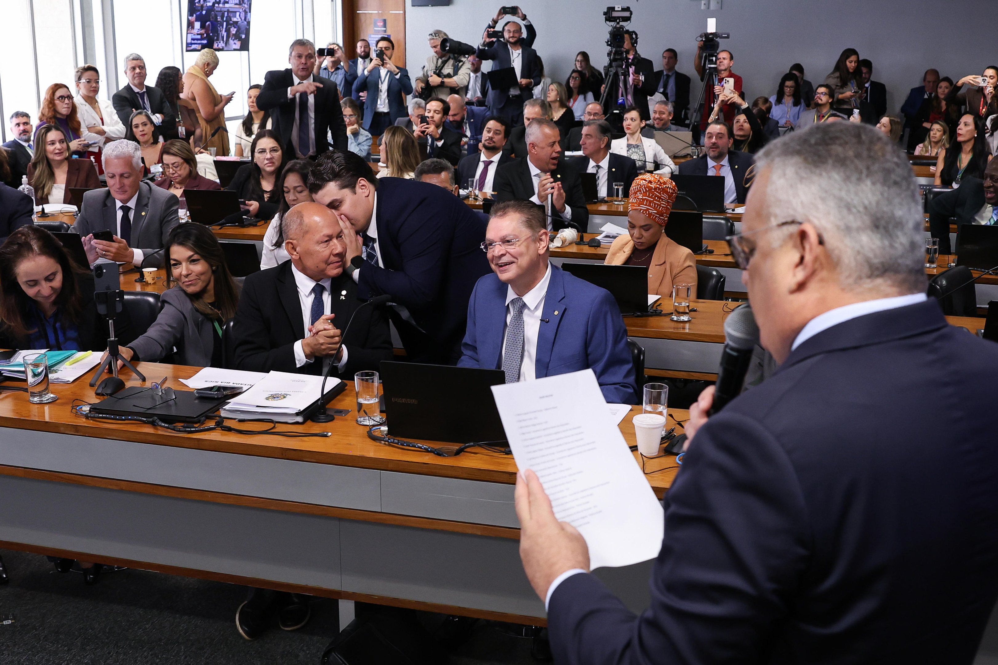 CPI do INSS rejeita relat&oacute;rio que pedia indiciamento de Lulinha e mais de 200 pessoas