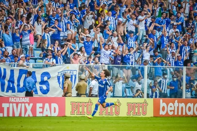 BRASILEIRO B 2021 - AVAÍ X SAMPAIO CORRÊASC - BRASILEIRO B 2021 - AVAÍ X SAMPAIO CORRÊA - ESPORTES - BRASILEIRO B 2021 - AVAÍ X SAMPAIO CORRÊA -Valdivia jogador do Avaí comemora seu gol durante partida contra o Sampaio Corrêa no estádio Ressacada pelo campeonato Brasileiro B 2021. 28/11/2021 - Foto: R.PIERRE/AGIF - AGÊNCIA DE FOTOGRAFIA/AGIF - AGÊNCIA DE FOTOGRAFIA/ESTADÃO CONTEÚDOEditoria: ESPORTESLocal: FLORIANOPOLISIndexador: R.PIERREFotógrafo: AGIF - AGÊNCIA DE FOTOGRAFIA<!-- NICAID(14953244) -->