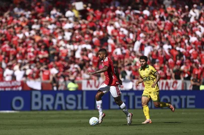 PORTO ALEGRE, RS, BRASIL, 19-04-2026: Internacional x Mirassol, partida válida pela 9ª rodada do Campeonato Brasileiro 2026. O jogo ocorre no estádio Beira-rio, em Porto Alegre. Foto: Bruno Todeschini/Agência RBSIndexador: Bruno Todeschini<!-- NICAID(16268790) -->