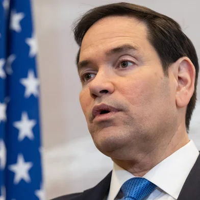 US Secretary of State Marco Rubio speaks to the media during a refueling stop at Shannon Airport in Shannon, Ireland, March 12, 2025, as he travels from talks with Ukraine in Saudi Arabia to attending a G7 Foreign Ministers meeting in Canada. Rubio said Wednesday that European allies will need to be involved in any eventual deal on Ukraine, which backed a US proposal for a 30-day truce with Russia. (Photo by SAUL LOEB / POOL / AFP)Editoria: POLLocal: ShannonIndexador: SAUL LOEBSecao: diplomacyFonte: POOLFotógrafo: STF<!-- NICAID(15993813) -->