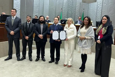 Eleições 2024TRE lança comitê de Combate à Fraude de Cotas de Gênero nesta segunda-feiraAto de abertura da comissão aconteceu no plenário do Tribunal Regional Eleitoral do Rio Grande do Sul, em Porto Alegre. Objetivo é garantir equidade entre homens e mulheres no âmbito político<!-- NICAID(15802936) -->