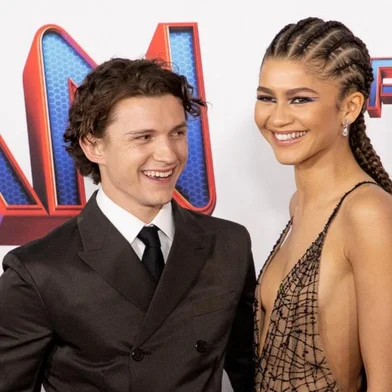 Tom Holland e Zendaya estiveram no evento de pré-estreia de "Homem-Aranha:Sem Volta Para Casa", nesta segunda-feira (13). O vestido da atriz chamou a atenção por referências a teias de aranha.<!-- NICAID(14967862) -->