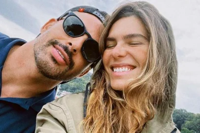 Mariana Goldfarb anuncia fim do casamento com Cauã Reymond<!-- NICAID(15406906) -->