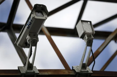 Porto Alegre, RS, Brasil, 22-03-2024: Câmeras na avenida Assis Brasil, que integram sistema de cercamento eletrônico em Porto Alegre. Pelo menos 11 mil veículos foram recuperados nos últimos cinco anos na Capital. Foto: Mateus Bruxel / Agência RBS<!-- NICAID(15713553) -->