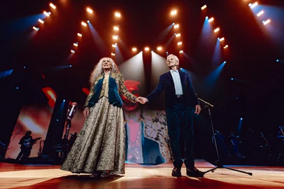 Caetano Veloso e Maria Bethânia <!-- NICAID(15998079) -->