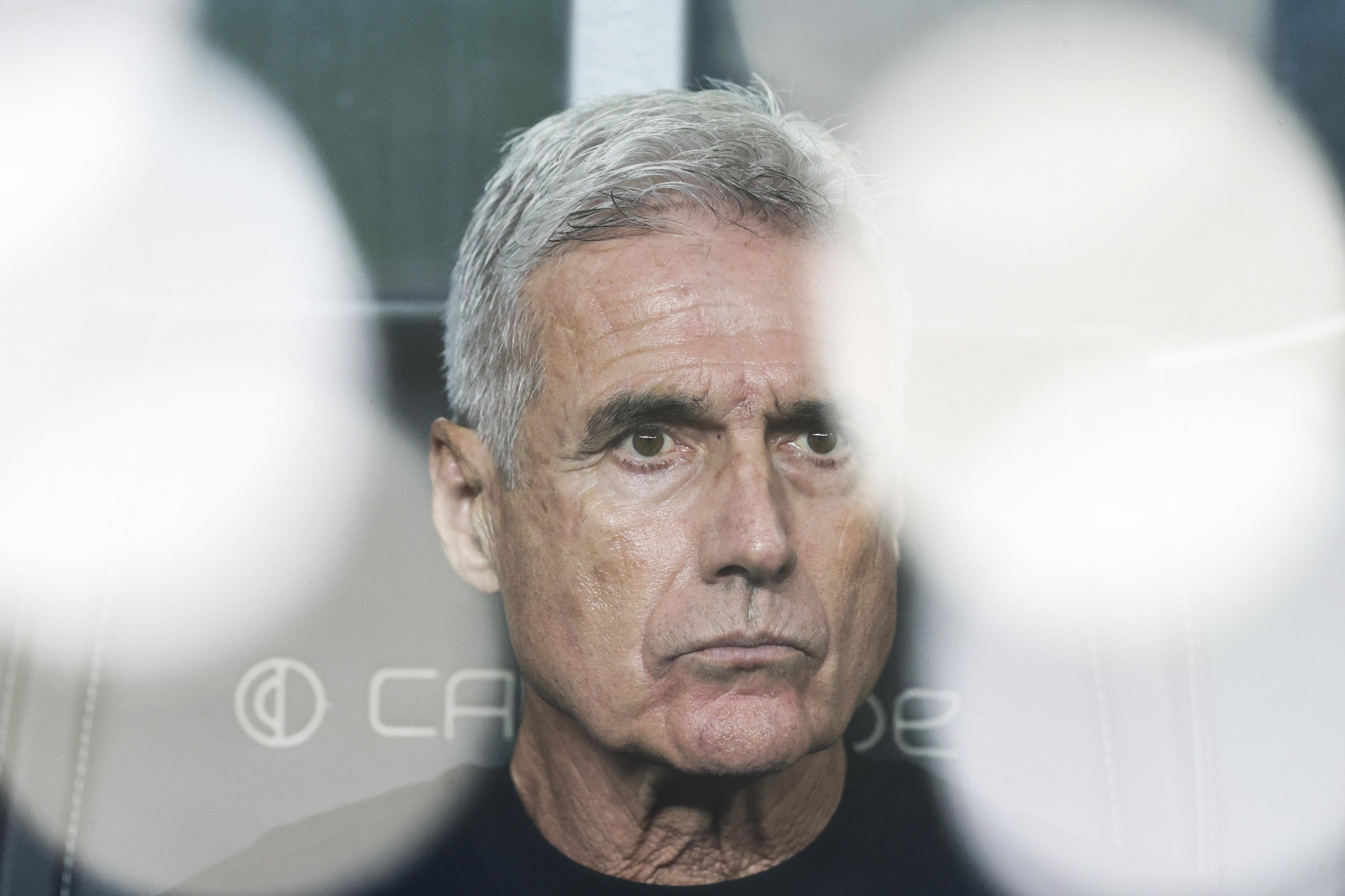 Op&ccedil;&otilde;es indicam o novo caminho de Lu&iacute;s Castro no Gr&ecirc;mio