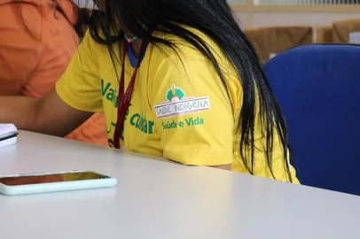 A Secretaria Municipal da Saúde (SMS) de Caxias do Sul  trabalha na implantação da Política de Atenção à Saúde do Indígena para atendimento de 11 famílias que foram alocadas pelo governo federal em uma aldeia na região de Forqueta, próximo ao limite com Farroupilha. Representantes da pasta participaram de uma reunião com a Secretaria Especial de Saúde Indígena (Sesai) do Ministério da Saúde na última sexta-feira (8) para alinhar as demandas. <!-- NICAID(15064868) -->