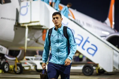 RS - FUTEBOL/ CHEGADA GREMIO - ESPORTES - Delegação do Gremio desembarca em Fortaleza, no Ceara, onde enfrenta a equipe do Fortaleza, em partida valida pelo Campeonato Brasileiro 2024. FOTO: LUCAS UEBEL/GREMIO FBPAPavon