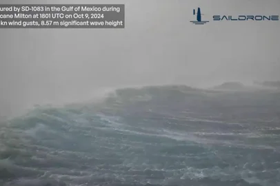 Saildrone da Administração Oceânica e Atmosférica Nacional dos Estados Unidos grava ondas de até 8 metros dentro do furacão Milton<!-- NICAID(15887688) -->