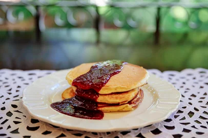 panqueca americana, receita da lela, destemperados, brunch, café da manhã, geleia<!-- NICAID(15961185) -->