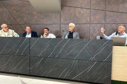 Apresentação de proposta de SAF do Juventude. Da esquerda pra direita: Marcos Cunha Lima, Rogério Bridi, Fábio Pizzamiglio, Walter Dalzotto Jr e Roberto Tonietto.<!-- NICAID(16032190) -->