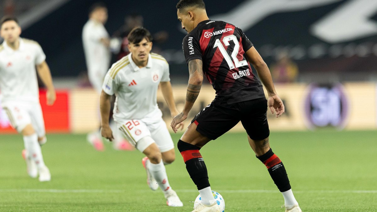 Athletico-PR vence Inter e complica time gaúcho no Z-4