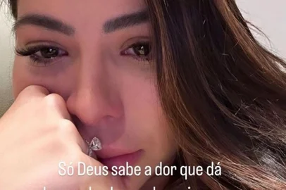 Grávida, esposa de Alex Telles chora por lesão que tirou jogador da Copa<!-- NICAID(15284836) -->