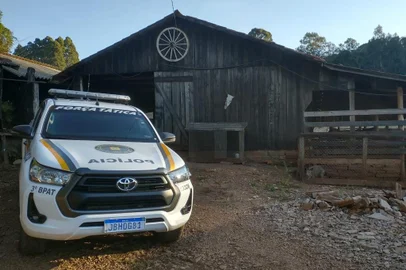 BRIGADA MILITAR REALIZA PRISÃO POR POSSE IRREGULAR DE ARMA DE FOGO E CRIME AMBIENTAL, EM NOVA PRATA<!-- NICAID(15472895) -->