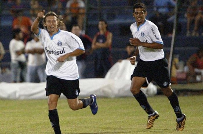 Leiva já marcou contra a Ponte Preta em sua primeira passagem pelo Grêmio