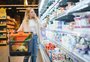 8 dicas para economizar com a baixa dos preços dos alimentos