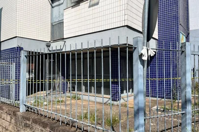 Fachada de prédio abandonado onde corpo foi encontrado em Passo Fundo<!-- NICAID(16210589) -->