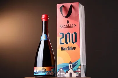 Cervejaria Schallen, de Picada Café, lança rótulo para comemorar os 200 anos da chegada dos primeiros imigrantes alemães no Rio Grande do Sul: é a Schallen Rauchbier 200. <!-- NICAID(15819050) -->