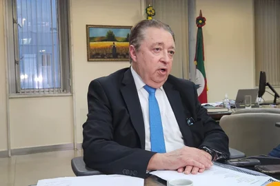 Desembargador Voltaire de Lima Moraes, presidente do TRE-RS