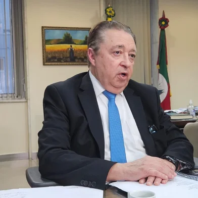 Desembargador Voltaire de Lima Moraes, presidente do TRE-RS