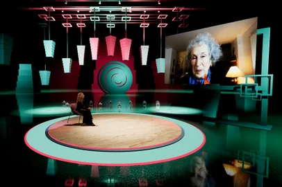 Margaret Atwood, autora de O Conto da Aia, fala com Bruna Lombardi no Fronteiras do Pensamento 2021<!-- NICAID(14926464) -->