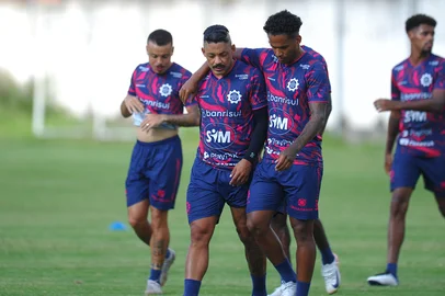 CAXIAS DO SUL, RS, BRASIL, 21/01/2025. Treino do Caxias no CT Baixada Rubra Vanderlei Bersaghi. A SER Caxias está se preparando para a estreia no Campeonato Gaúcho 2025 (Gauchão Superbet 2025). Na foto, meia Tomas Bastos. (Porthus Junior/Agência RBS)Indexador: BTK                             <!-- NICAID(15958463) -->