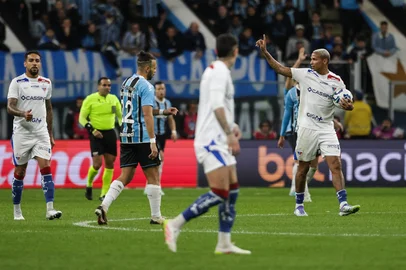 PORTO ALEGRE, RS, BRASIL, 29-07-2025: Grêmio x Fortaleza em partida atrasada válida pela 14ª rodada do Campeonato Brasileiro. O tricolor de Mano Menezes busca uma vitória após uma série de resultados negativos no Brasileirão. Foto: Renan Mattos / Agência RBS<!-- NICAID(16090390) -->