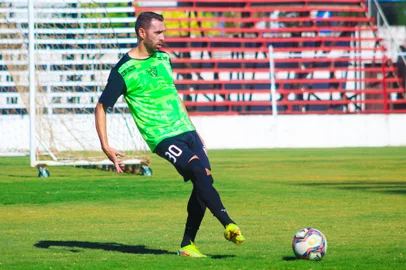 Atacante Juba do São Luiz, contratado junto ao Botafogo-PB.<!-- NICAID(14984217) -->