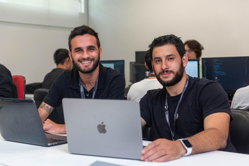 João Vitor Severo e Leonardo Barbosaambos são sócios da Creatus, uma startup de integração de sistemas que está auxiliando na segurança do porto de Guayaquil, no Equador.Indexador: Giordano Toldo<!-- NICAID(15678757) -->