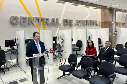 PORTO ALEGRE, RS, 24.3.2025 - A campanha "Sua digital, nossa cidadania", lançada nesta segunda-feira (24) pelo Tribunal Regional Eleitoral do RS, quer concluir o cadastro da biometria no Estado com todos os mais de 8,6 milhões de eleitores aptos a votar. O programa foi divulgado pelo presidente do TRE, desembargador Voltaire de Lima Soares, em coletiva de imprensa.<!-- NICAID(16002418) -->