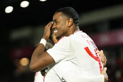 RED BULL BRAGANTINO X INTERNACIONALSP - BRASILEIRÃO/RED BULL BRAGANTINO X INTERNACIONAL - ESPORTES - Ricardo Mathias, do Internacional, comemora após marcar gol na partida entre Red Bull Bragantino e Internacional   válida pela 19ª rodada do Campeonato Brasileiro 2025, no estádio Cicero de Souza Marques, em Bragança Paulista,   neste sábado (9).   09/08/2025 - Foto: VITOR VIDAL/AGÊNCIA F8/ESTADÃO CONTEÚDOEditoria: ESPORTESLocal: BRAGANÇA PAULISTAIndexador: VITOR VIDALFonte: Agencia F8Fotógrafo: AGÊNCIA F8<!-- NICAID(16098274) -->