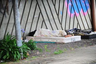 CAXIAS DO SUL, RS, BRASIL, 26/02/2024. Fotos gerais de moradores de rua de Caxias do Sul. (Porthus Junior/Agência RBS)<!-- NICAID(15690022) -->