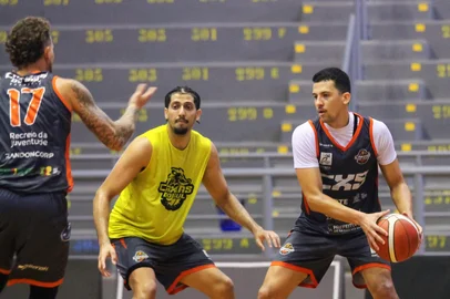 Thais Souza / Caxias Basquete / Divulgação Treino do Caxias Basquete para a temporada 2026/2027.Indexador: Fernando Koch<!-- NICAID(16380549) -->