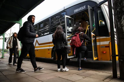Seis meses da privatização em julho da Carris.<!-- NICAID(15808572) -->