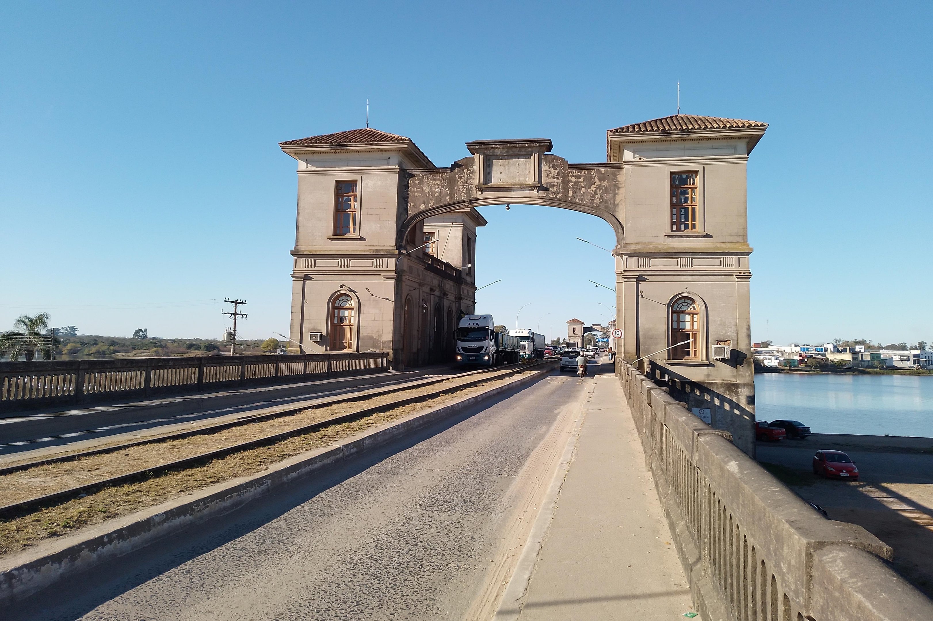 Ponte entre Brasil e Uruguai ter&aacute; bloqueios para obras; veja como funcionar&aacute; o tr&acirc;nsito