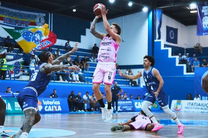 Yuri Reuters / Divulgação Caxias Basquete enfrenta o Cruzeiro na abertura do Torneio de Abertura NBB.Indexador: YURI REUTERS<!-- NICAID(16381829) -->