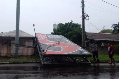 Estragos da chuva em Canoas - Foto: Fran Beck / Divulgação<!-- NICAID(15898345) -->