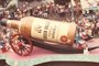 Muraro Bebidas, de Flores da Cunha, foi fundada em 1953 e está completando 70 anos. Na foto: desfile da Fenavindima 1973, destacando o whisky Green Valley.<!-- NICAID(15502537) -->