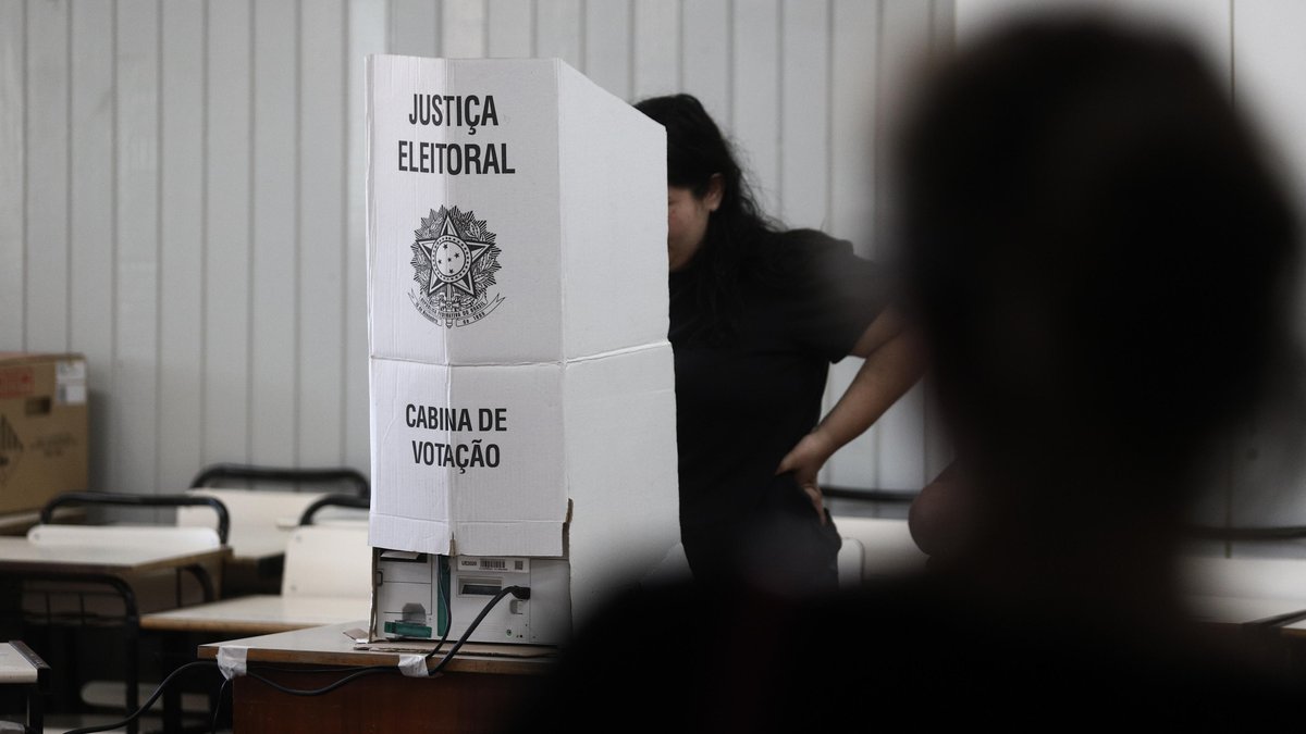 De cadeirada a homicídios: violência política cresce mais de 1.000% no Brasil; entenda como o cenário desafia a eleição de 2026