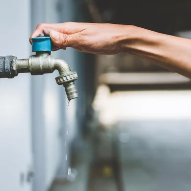 Falta de água, torneira. Foto: thithawat / stock.adobe.comFonte: 303368136<!-- NICAID(15530563) -->