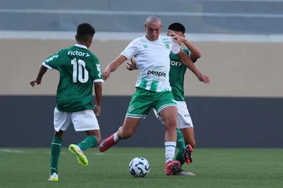 Palmeiras X Juventude pelo Brasileirão Sub-17. Final de jogo, 2 a 0 para o Palmeiras, na Arena Barueri.<!-- NICAID(16041893) -->