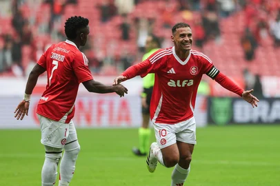 PORTO ALEGRE, RS, BRASIL, 20-07-2025: INTERNACIONAL x CEARÁ. Colorado recebe no Beira-Rio o Ceará, pela 15ª rodada do Campeonato Brasileiro. Gol de Alan Patrick, que dá vantagem ao Internacional, por 1x0.  Fotos: Duda Fortes/Agencia RBS<!-- NICAID(16084105) -->