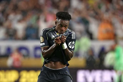 Real Madrid's Brazilian forward #07 Vinicius Junior celebrates scoring his team's first goal during the FIFA Club World Cup 2025 Group H football match between Austria's FC Salzburg and Spain's Real Madrid at Lincoln Financial Field Stadium in Philadelphia on June 26, 2025.